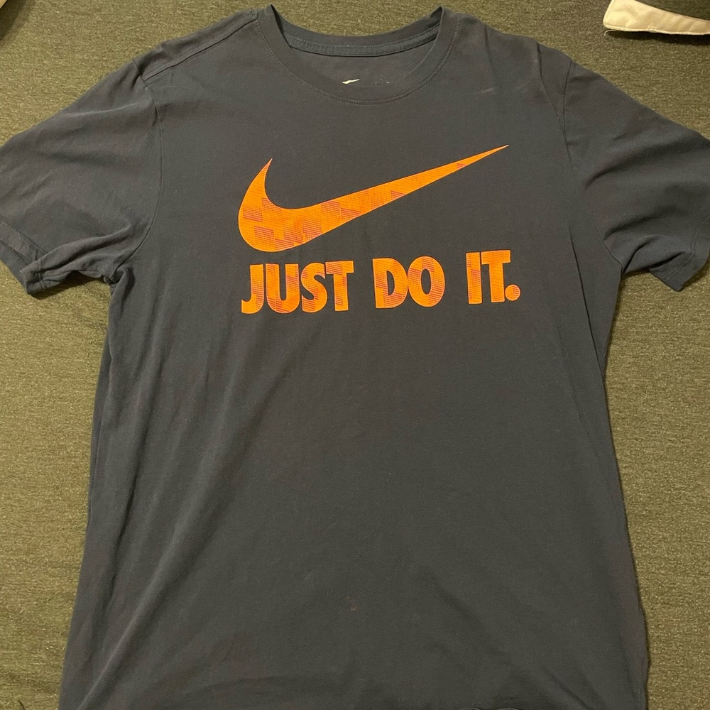 Mens Nike Large t-shirt
